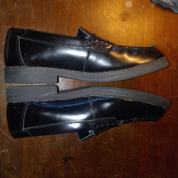 2\$20 Kenneth Cole kids size 2 loafer style slip on dress shoes - Picture 4 of 6